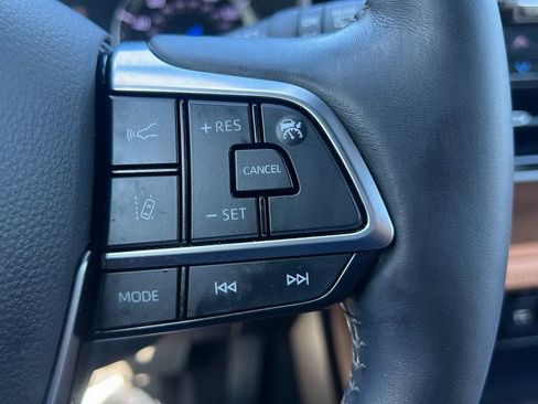 Used 2021 Toyota Highlander Platinum FWD image 22