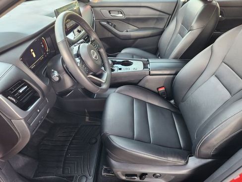 Used 2024 Nissan Rogue SL FWD image 13