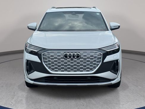 Used 2025 Audi Q4 e-tron Prestige AWD/4WD image 2