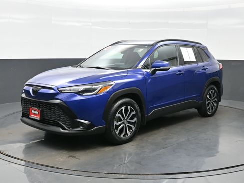 Used 2024 Toyota Corolla Cross AWD Hybrid image 2