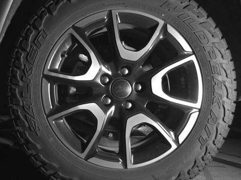 Used 2025 Jeep Compass Trailhawk AWD/4WD image 14