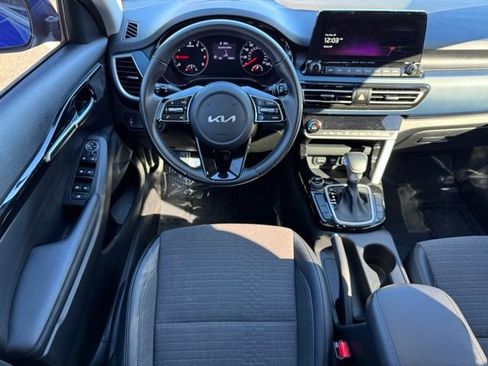 Used 2023 Kia Seltos S w/ Navigation Package image 14