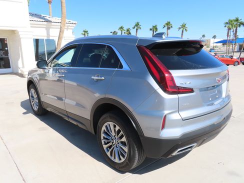 Used 2024 Cadillac XT4 Premium Luxury image 7