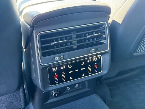 Used 2023 Audi Q7 3.0T Prestige image 27