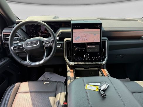 Used 2025 GMC Yukon Denali w/ Sun & Power Step Package AWD/4WD image 24
