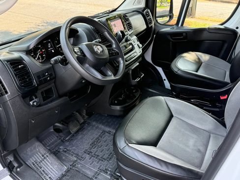 Used 2023 RAM ProMaster 2500 FWD image 12