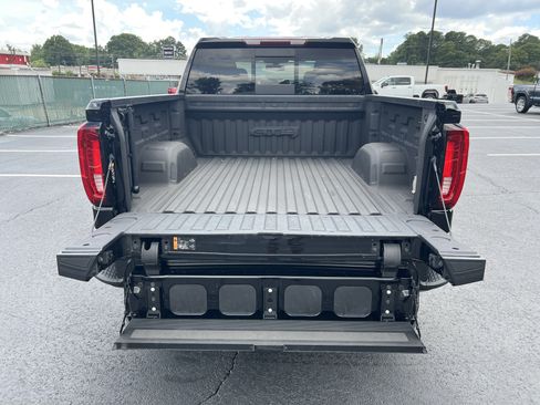 Used 2022 GMC Sierra 1500 AT4 w/ AT4 Preferred Package AWD/4WD image 18