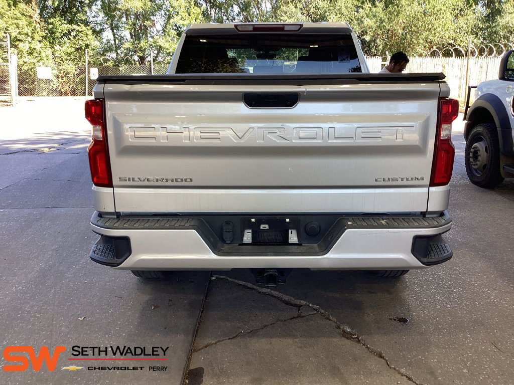 Used 2021 Chevrolet Silverado 1500 Custom RWD image 3