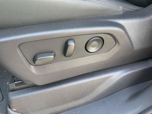 Used 2024 GMC Sierra 1500 SLT RWD image 12
