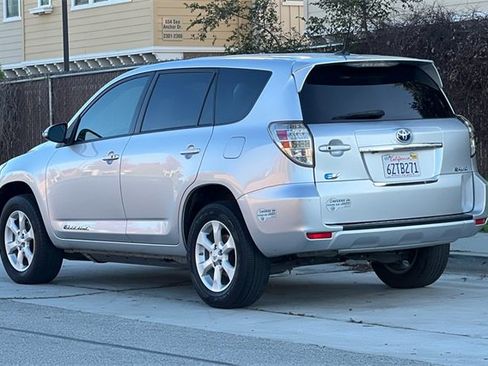 Used 2014 Toyota RAV4 EV image 6