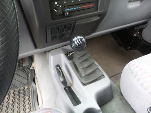 Used 1998 Jeep Wrangler Sport AWD/4WD image 32