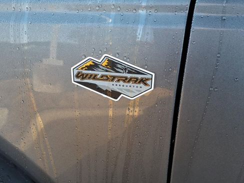 Used 2024 Ford Bronco Wildtrak image 7