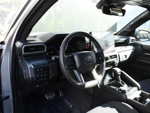 Used 2024 Toyota Tacoma TRD Sport image 14