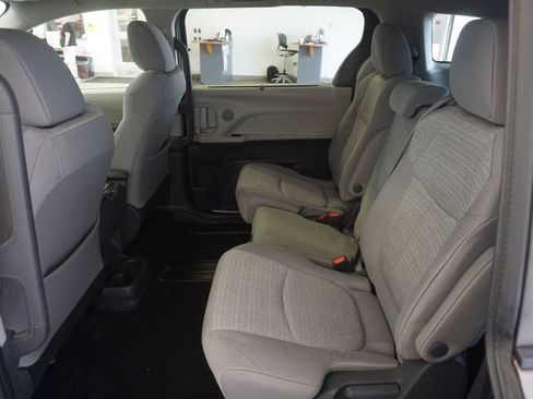 Certified 2021 Toyota Sienna LE FWD image 20