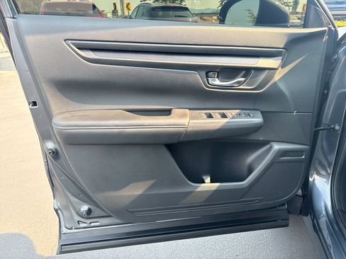 Used 2025 Honda CR-V EX image 13