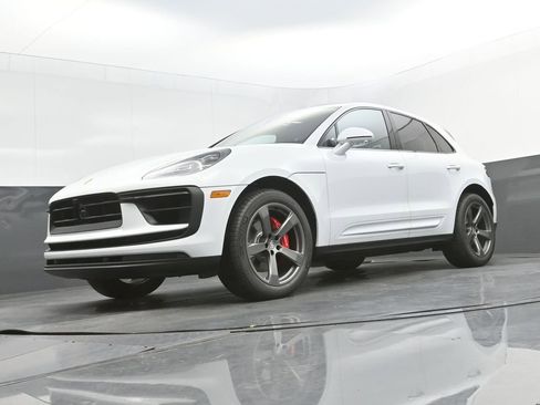 New 2026 Porsche Macan S AWD/4WD image 30