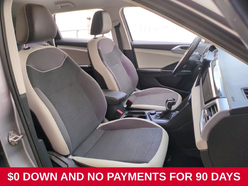Used 2025 Volkswagen Taos SE AWD/4WD image 28