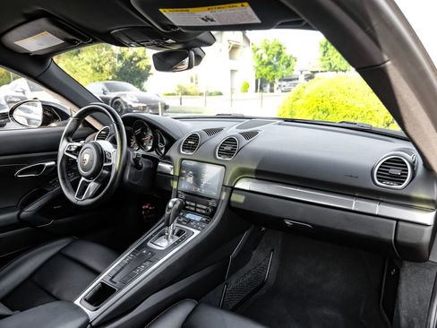 Used 2021 Porsche 718 Cayman w/ Premium Package RWD image 10