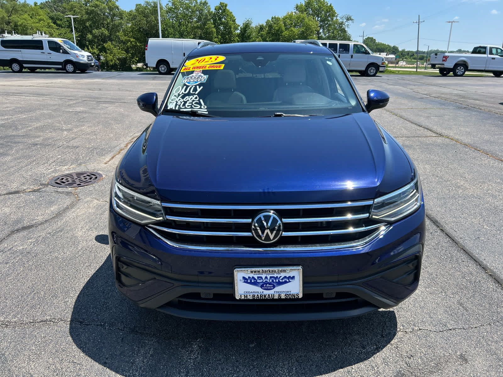 Used 2023 Volkswagen Tiguan SE w/ Panoramic Sunroof Package AWD/4WD image 8