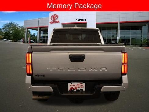Certified 2024 Toyota Tacoma TRD Off-Road AWD/4WD image 5
