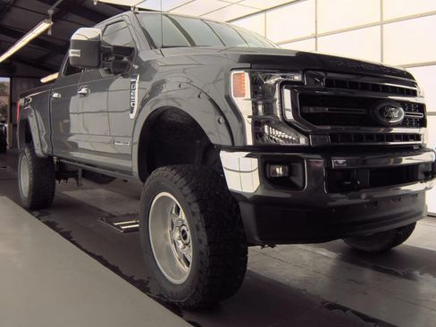 Used 2021 Ford F250 Lariat w/ Lariat Value Package AWD/4WD image 3