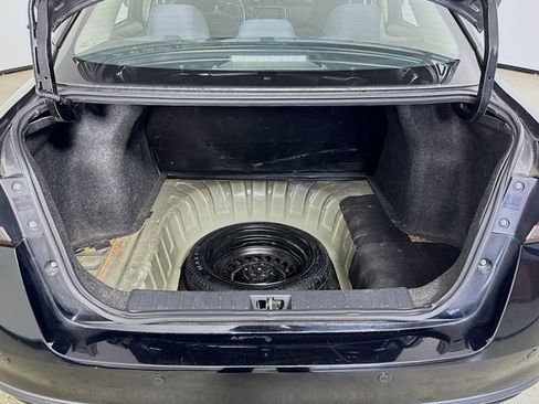 Used 2020 Nissan Versa S image 23