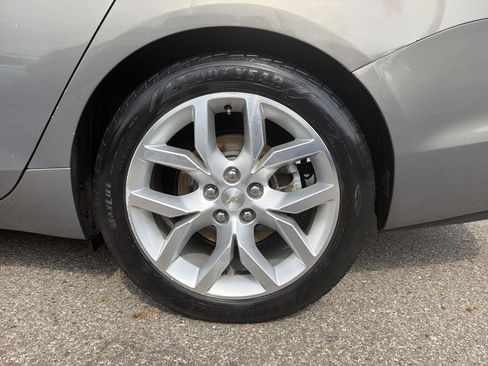 Used 2019 Chevrolet Impala Premier FWD image 15