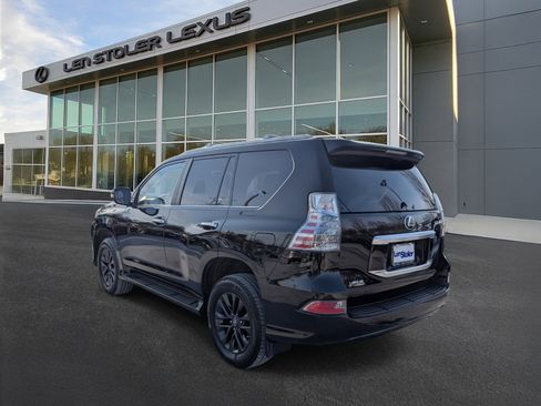 Used 2023 Lexus GX 460 Premium w/ Premium Package image 5