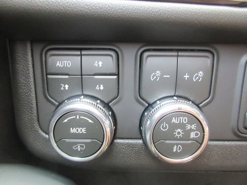 New 2026 GMC Yukon AT4 w/ AT4 Premium Plus Package AWD/4WD image 17