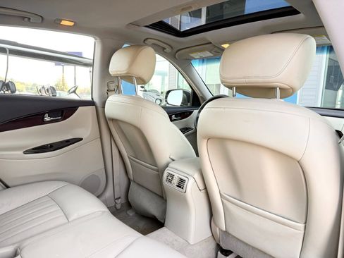 Used 2016 INFINITI QX50 2WD w/ Premium Plus Package image 28