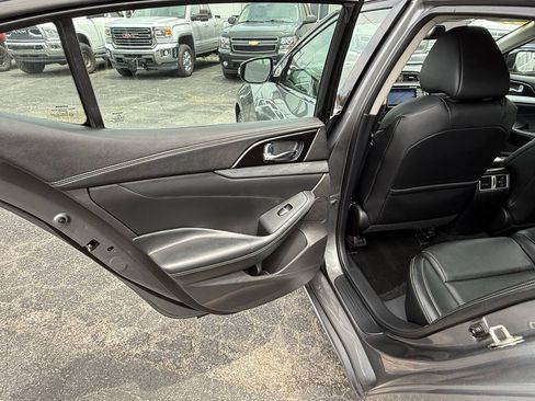 Used 2016 Nissan Maxima 3.5 SV FWD image 19