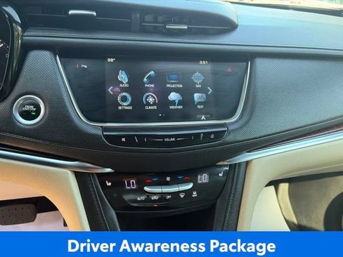 Used 2017 Cadillac XT5 Luxury w/ Driver Awareness Package AWD/4WD image 16