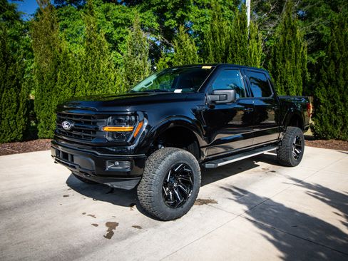 Used 2025 Ford F150 XLT w/ Equipment Group 301A Standard AWD/4WD image 6