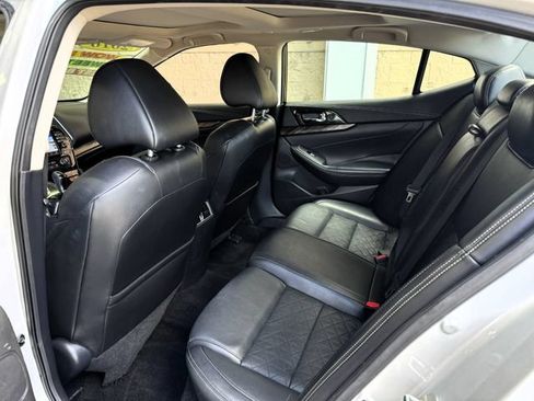 Used 2016 Nissan Maxima Platinum FWD image 17