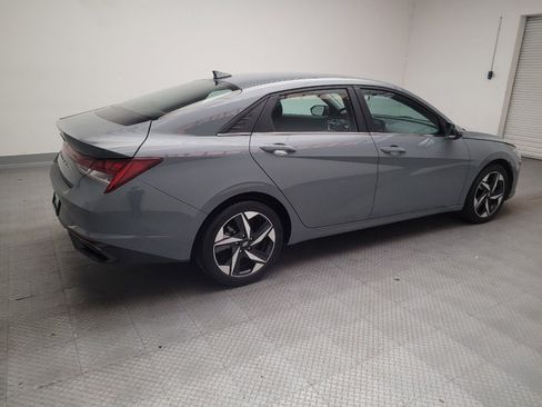 Used 2022 Hyundai Elantra SEL w/ Convenience + Premium Package FWD image 10