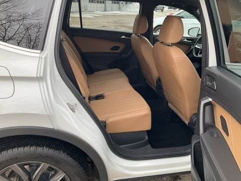 Used 2022 Volkswagen Tiguan SE AWD/4WD image 23