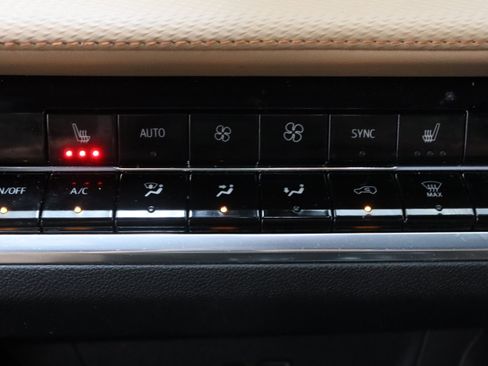 Used 2025 Chevrolet Equinox ACTIV FWD image 22