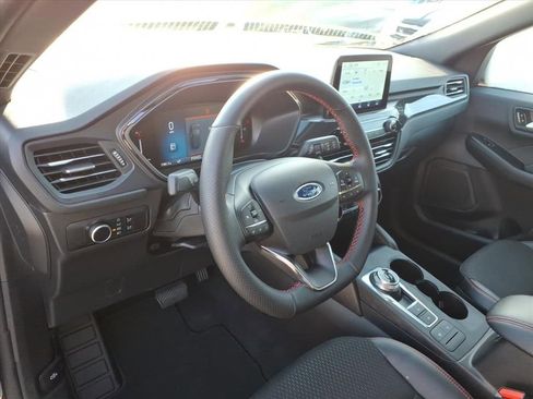 Used 2025 Ford Escape ST-Line image 18