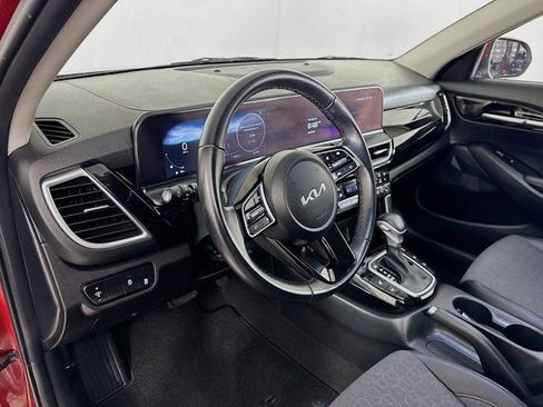 Used 2024 Kia Seltos S image 9