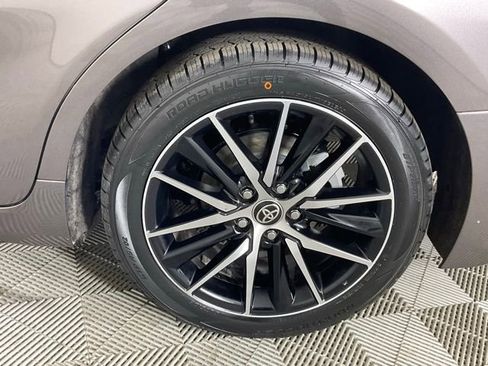 Used 2022 Toyota Camry SE FWD image 9