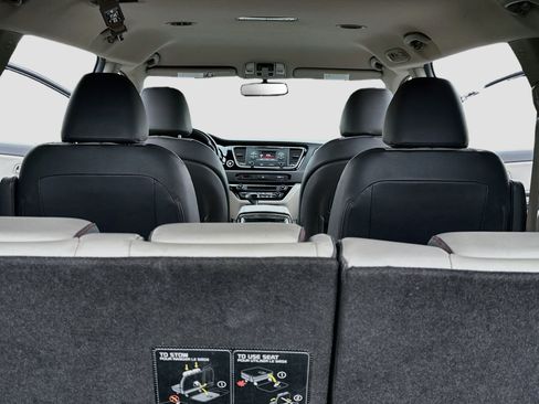 Used 2016 Kia Sedona EX FWD image 22