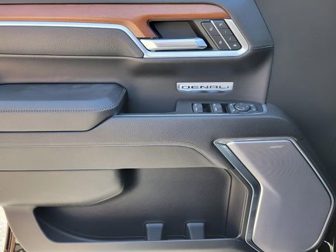 Used 2022 GMC Sierra 1500 Denali image 11