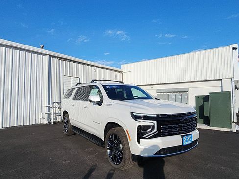 New 2025 Chevrolet Suburban High Country w/ LPO, Illumination Package image 7