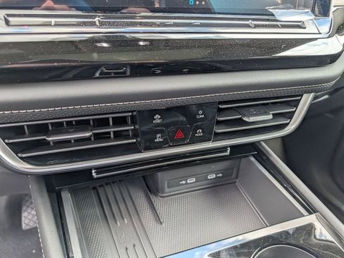 New 2026 Volkswagen Atlas SE image 13