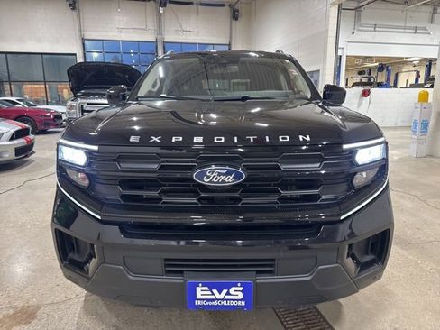 Used 2025 Ford Expedition Max Active image 3