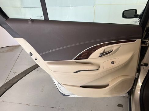 Used 2015 Buick LaCrosse FWD image 27