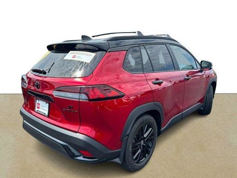Certified 2025 Toyota Corolla Cross AWD Hybrid w/ Moonroof Package image 4