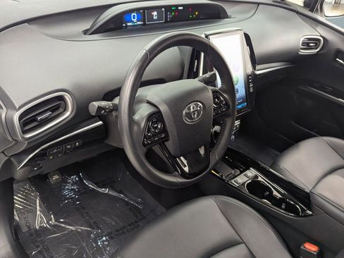 Used 2022 Toyota Prius Prime Limited image 3