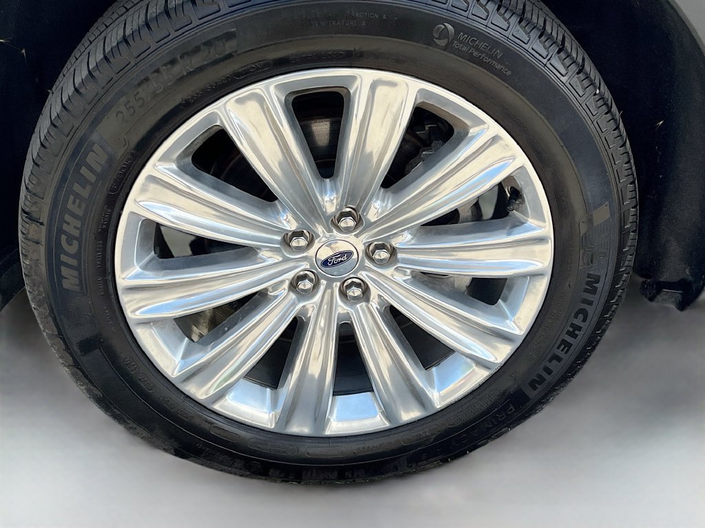 Used 2024 Ford Explorer Limited w/ Equipment Group 301A AWD/4WD image 33