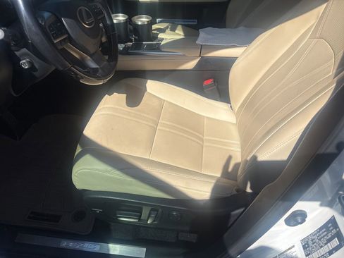 Used 2022 Lexus RX 350L Luxury image 4